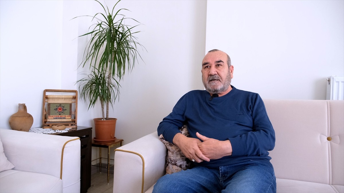 Çevre, Şehircilik ve İklim Değişikliği Bakanı Murat Kurum, sosyal konut projeleriyle ev sahibi...