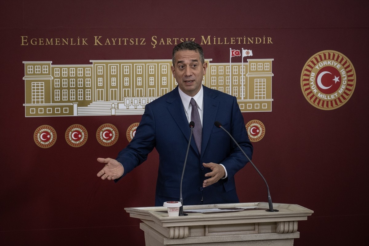 CHP Grup Başkanvekili Ali Mahir Başarır, TBMM'de basın toplantısı düzenledi.