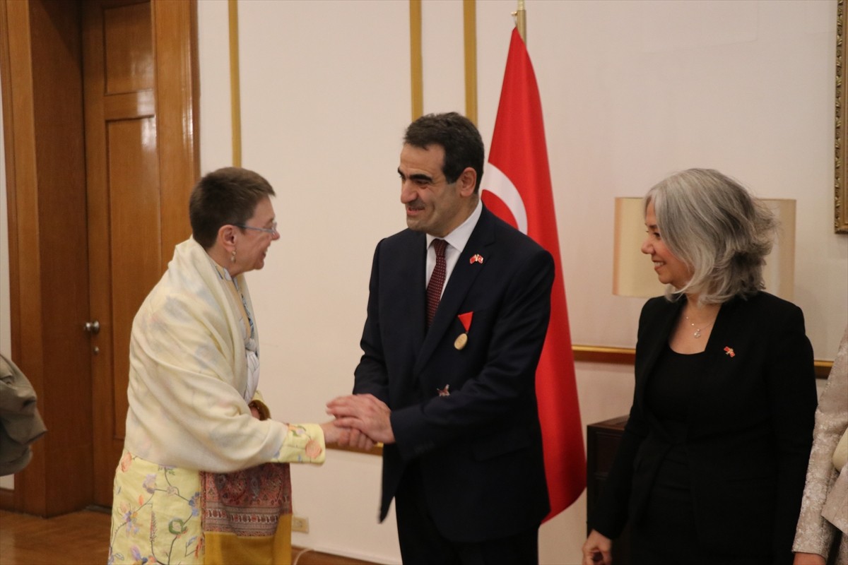 Çin'de, Cumhuriyet'in 102. yılı, Pekin Büyükelçiliğinde düzenlenen resepsiyonla kutlandı....