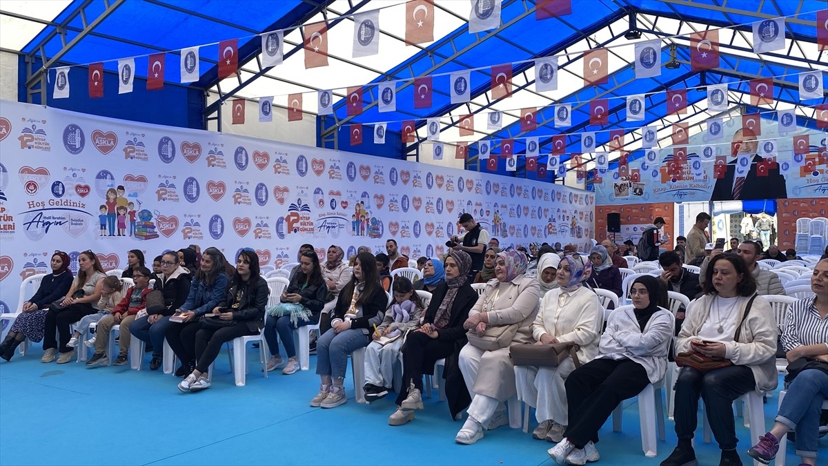 Çorum'da 12. Kitap Kültür Günleri ikinci gününde çeşitli etkinliklerle devam etti. Çorum Ticaret...