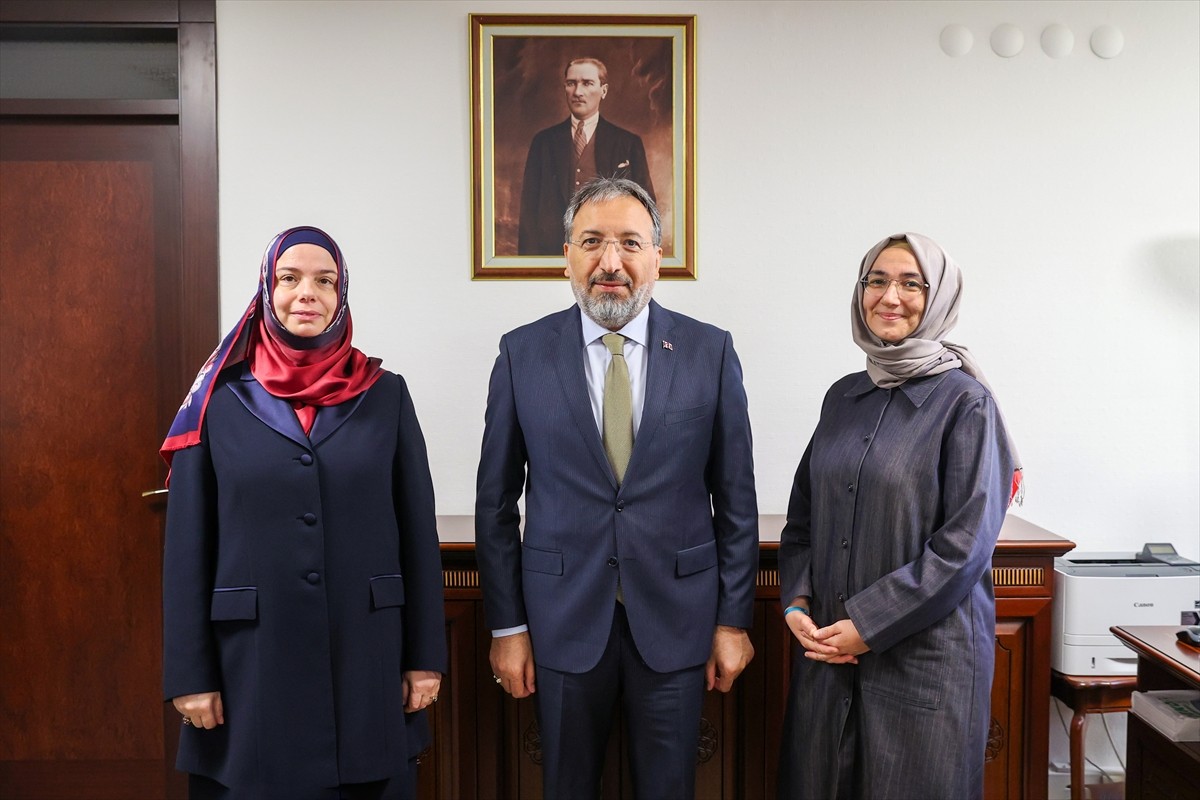 Cumhurbaşkanı Kararı ile Diyanet İşleri Başkan Yardımcılığına atanan Prof. Dr. Ahmet İshak Demir...