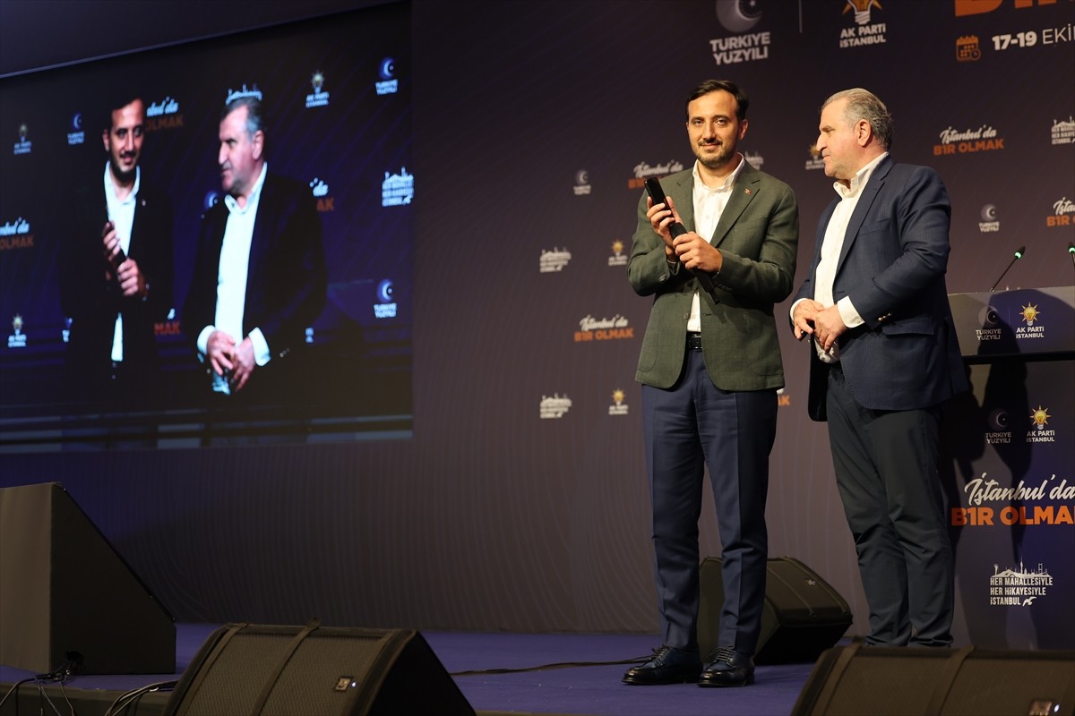 Cumhurbaşkanı Recep Tayyip Erdoğan, AK Parti İstanbul İl Başkanlığının "İstanbul'da Bir Olmak"...