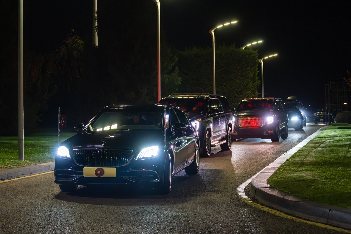 Cumhurbaşkanı Recep Tayyip Erdoğan, "Şarm el-Şeyh Barış Zirvesi" için bulunduğu Mısır'daki...