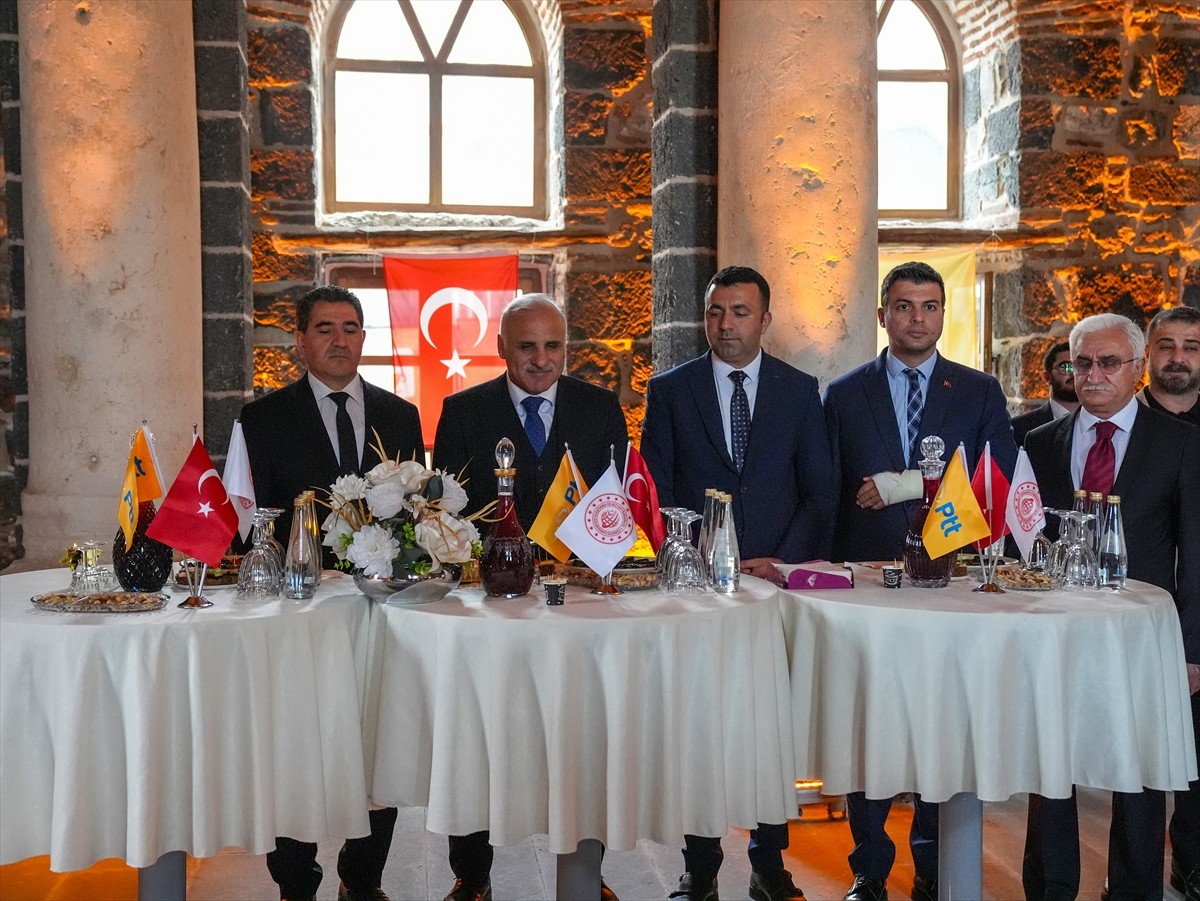 Diyarbakır'da, PTT'nin kuruluşunun 185. yıl dönümü etkinlikleri kapsamında resepsiyon düzenlendi....