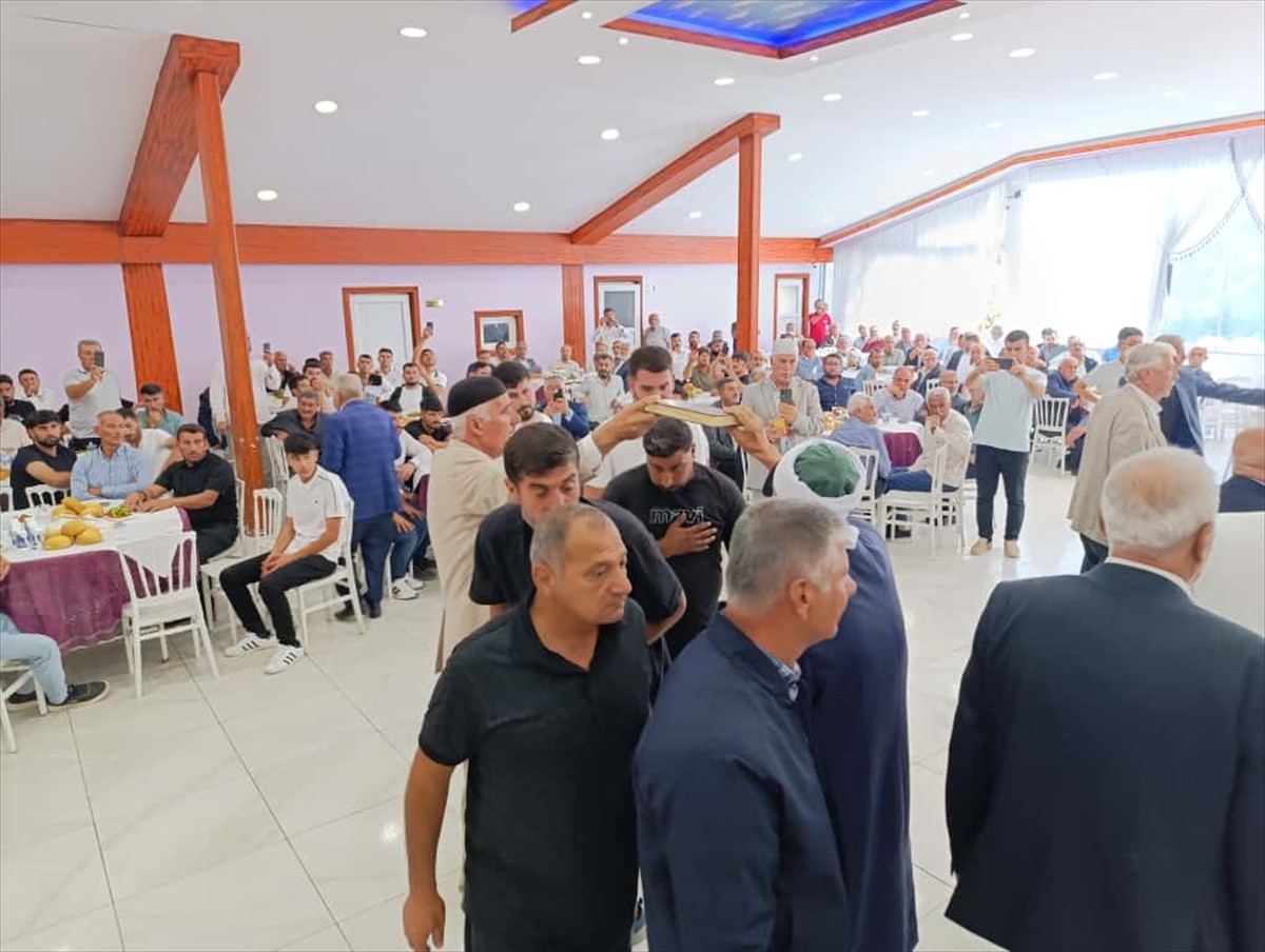 Diyarbakır'ın Bismil ilçesinde aralarında husumet bulunan iki aile barıştırıldı. Ailelerin ikna...