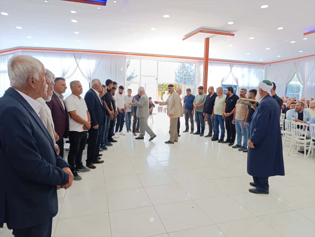 Diyarbakır'ın Bismil ilçesinde aralarında husumet bulunan iki aile barıştırıldı. Ailelerin ikna...