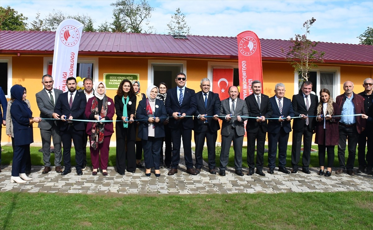 Düzce'de atıl durumdaki ilkokul, üreten kadınlar için kooperatif binasına dönüştürüldü. "Konaklı...