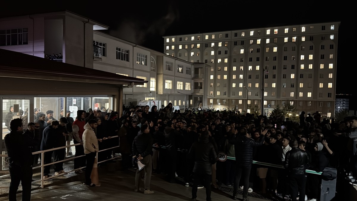 Edirne'de Kredi ve Yurtlar Kurumuna bağlı Sultan Çelebi Mehmet Öğrenci Yurdu'nda kalan öğrenciler...