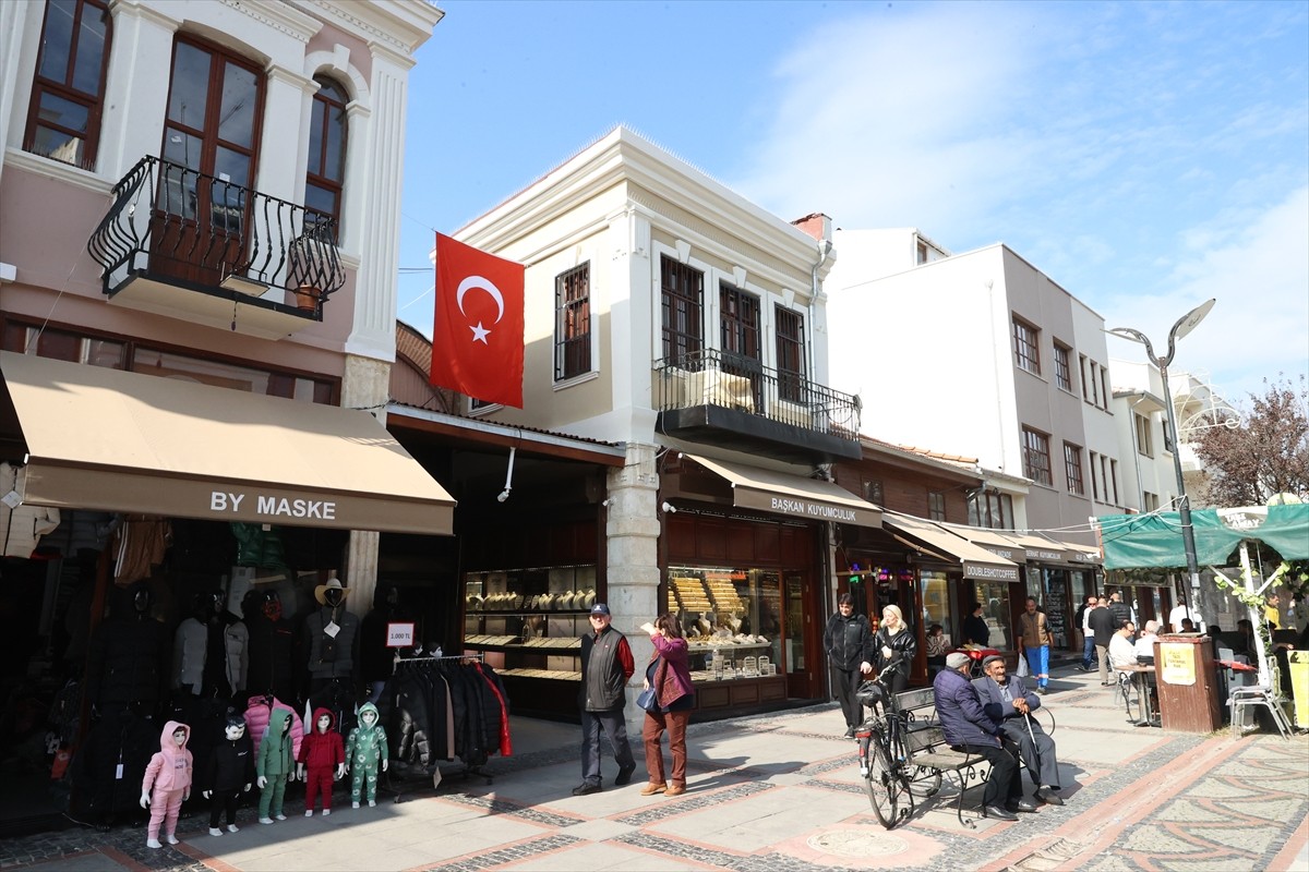 Edirne Valiliği ile Kültür ve Turizm Bakanlığınca kent merkezinde sürdürülen sokak sağlıklaştırma...