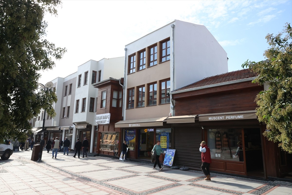 Edirne Valiliği ile Kültür ve Turizm Bakanlığınca kent merkezinde sürdürülen sokak sağlıklaştırma...