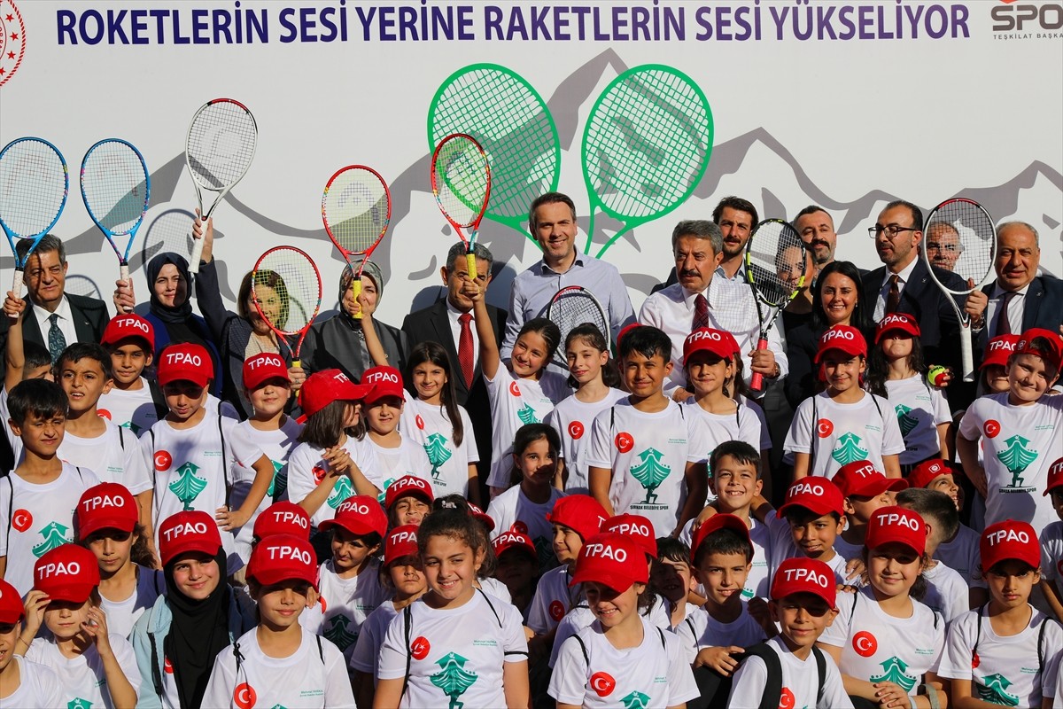 Enerji ve Tabii Kaynaklar Bakanı Alparslan Bayraktar, Gabar'da Gençlik ve Spor Bakanlığı ile Spor...