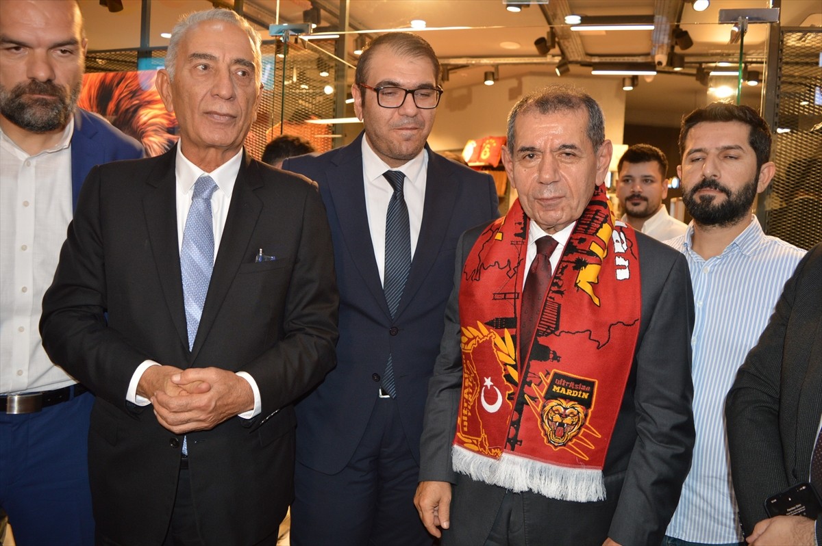 Galatasaray Kulübü Başkanı Dursun Özbek, Mardin'de GS Store mağazasının açılışını gerçekleştirdi....
