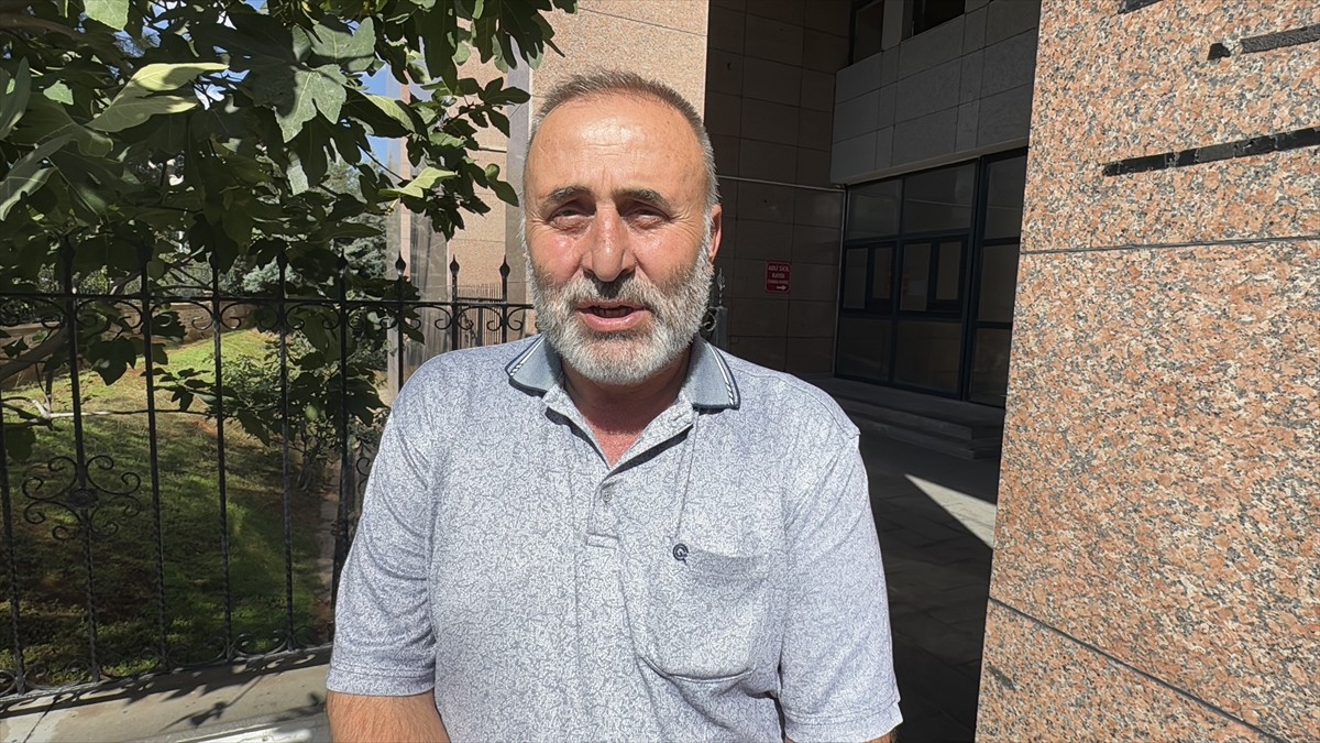 Gaziantep'te 17 yaşındaki Eyüp Arıcı'nın bıçaklı kavgada öldürülmesine ilişkin tutuklu 6 sanığın...