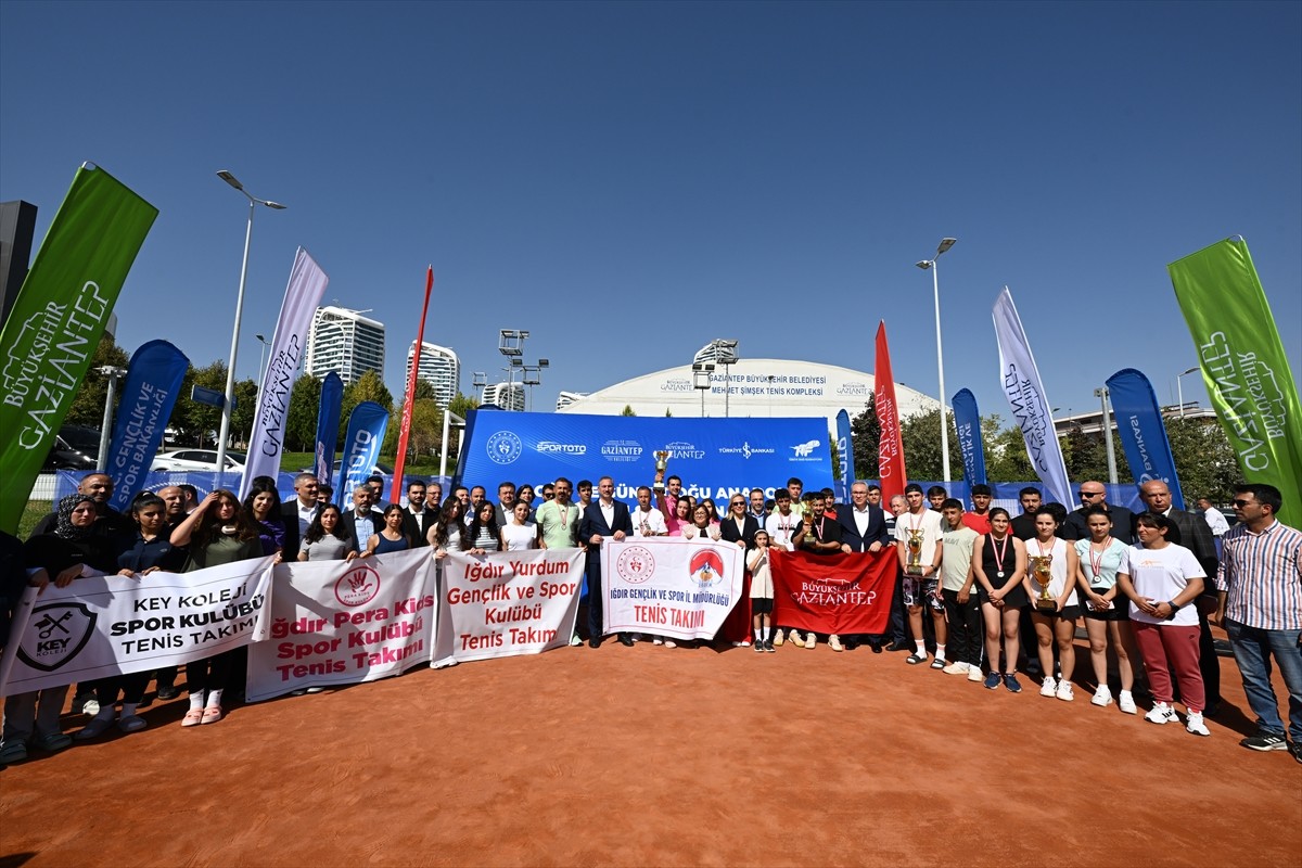 Gaziantep'te Mehmet Şimşek Tenis Kompleksi'nde düzenlenen Doğu ve Güneydoğu Anadolu Takım...
