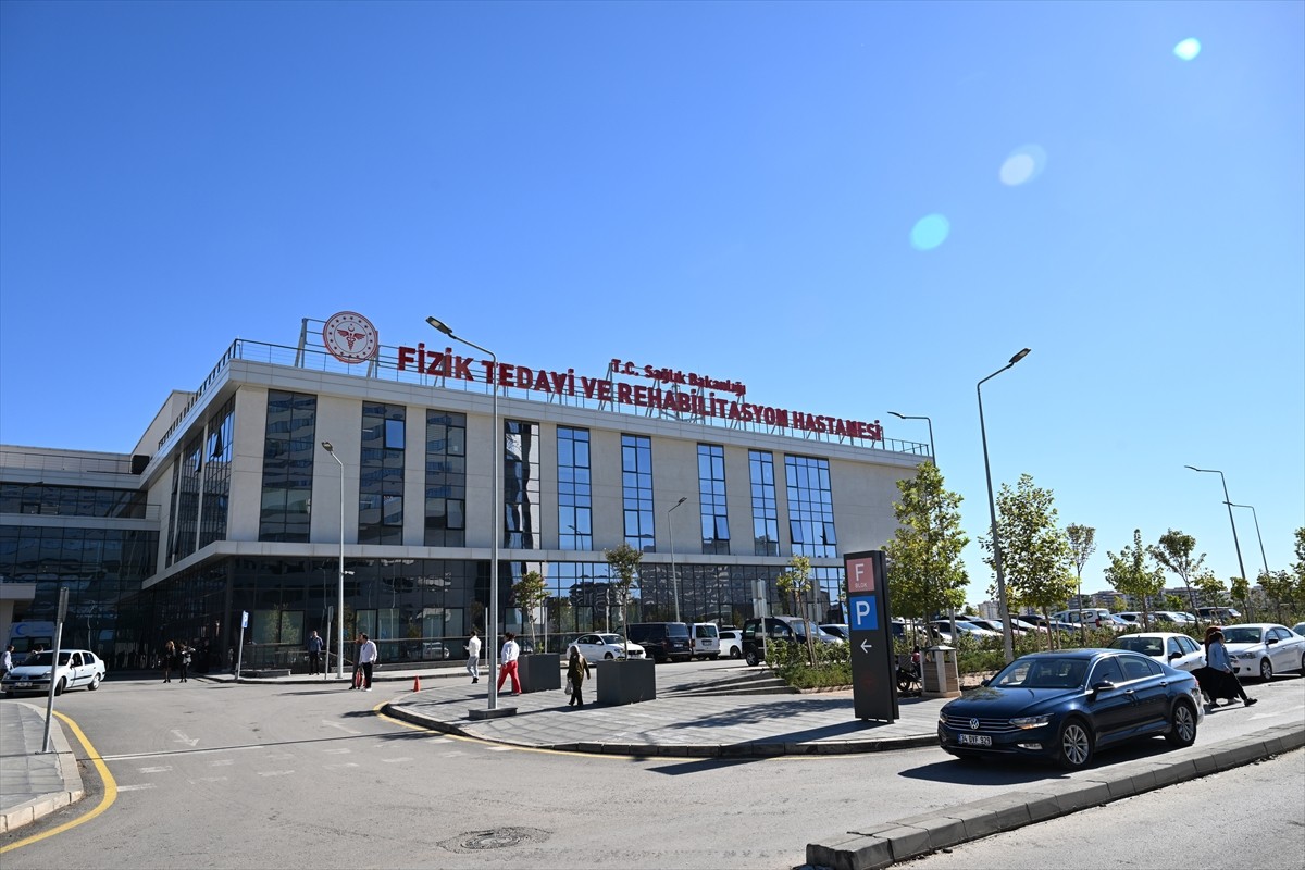 Gaziantep Şehir Hastanesi, açıldığı 2023'ten bu yana 5,5 milyonun üzerinde hastaya sağlık hizmeti...