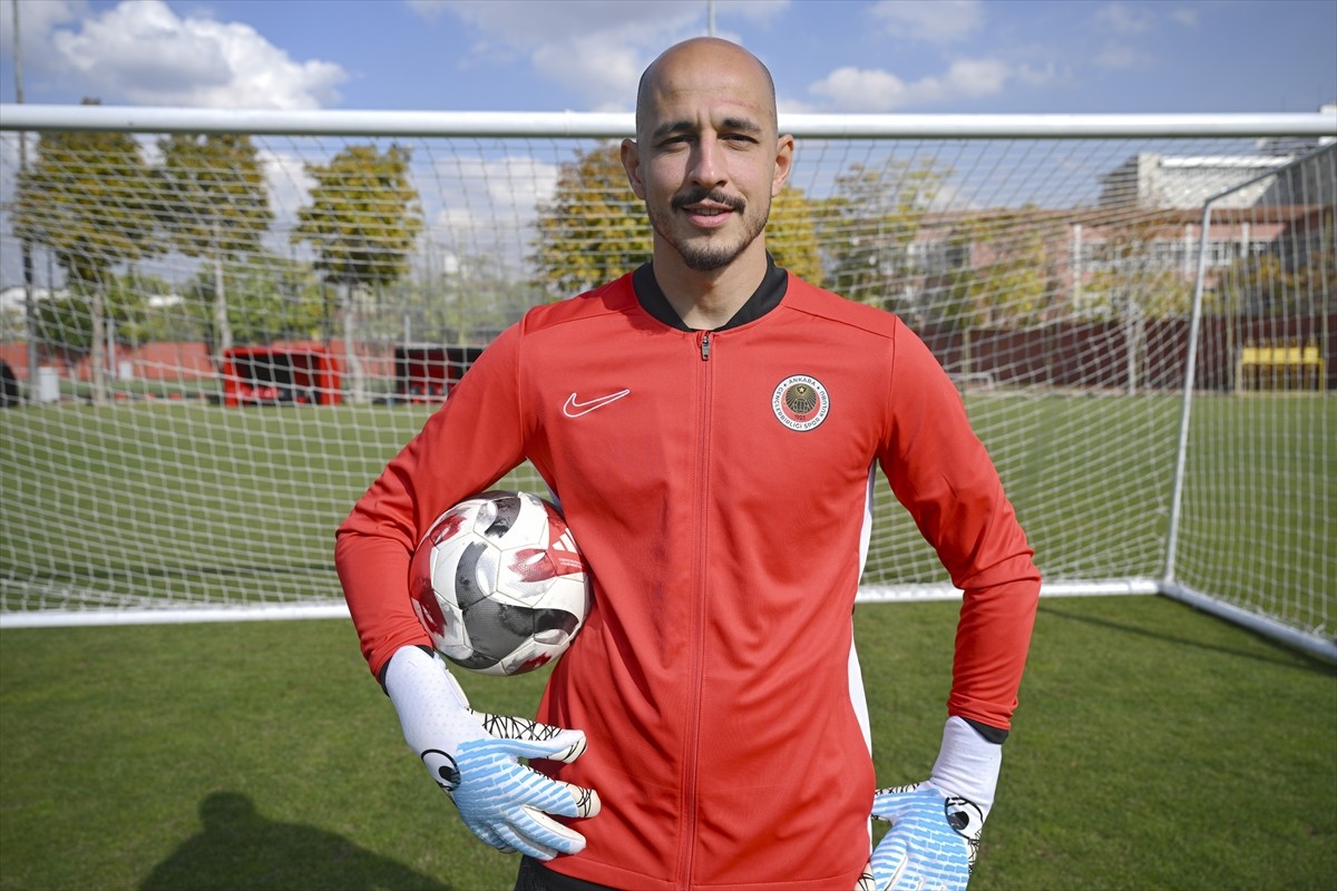 Gençlerbirliği Kalecisi Erhan Erentürk, AA muhabirine açıklamalarda bulundu. 