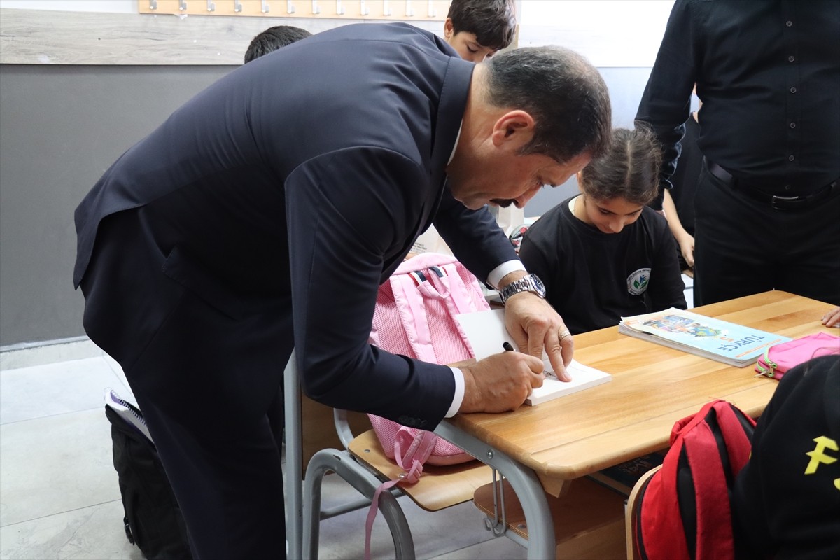 Hatay'da 6 Şubat 2023'teki depremlerin ardından başlatılan eğitim yatırımları kapsamında 199 yeni...