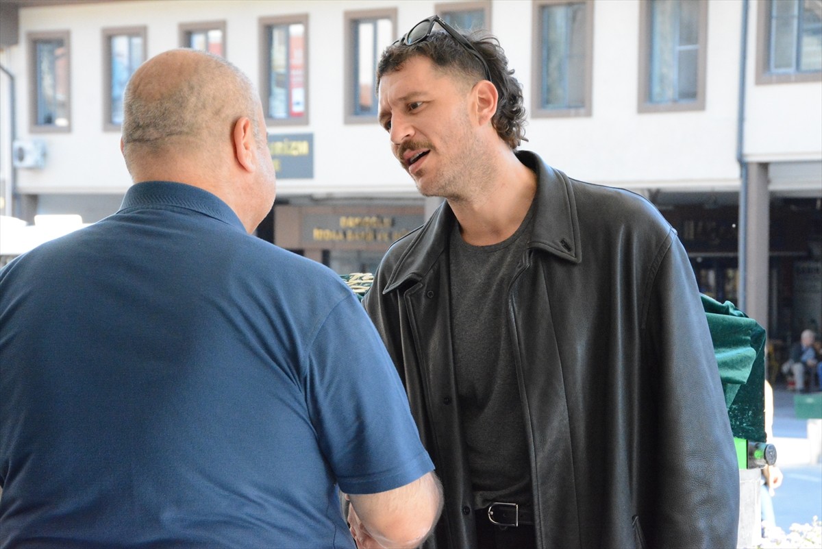 Haziran ayında dedesi Balıkesirspor eski Başkanı Metin Kaygılaroğlu'nu kaybeden oyuncu Uraz...