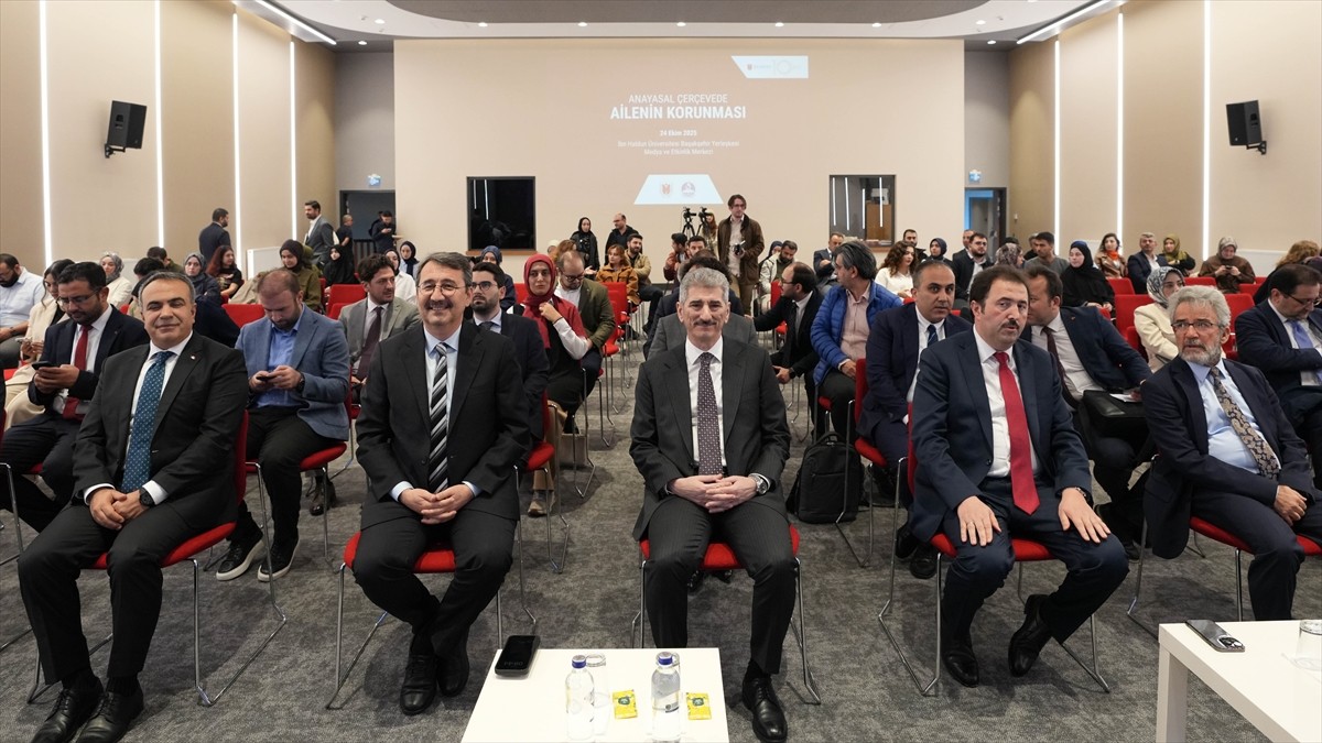 İbn Haldun Üniversitesi ve Anayasa Mahkemesi işbirliğinde İstanbul'da "Anayasal Çerçevede Ailenin...