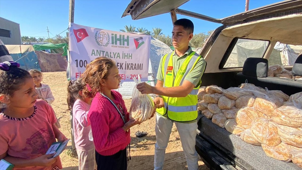 İnsan Hak ve Hürriyetleri İnsani Yardım Derneği (İHH) Antalya Şubesi tarafından Gazze'deki ihtiyaç...