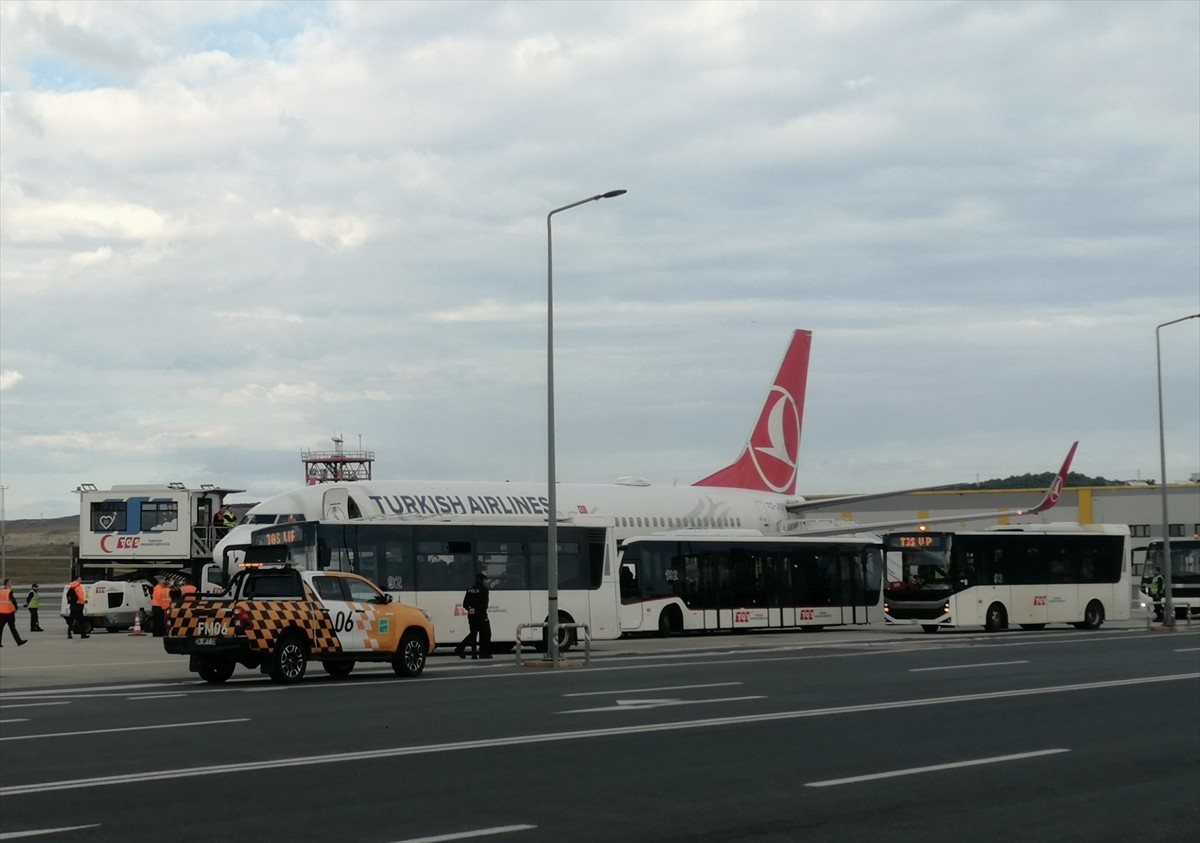 İsrail tarafından uluslararası sularda saldırıya uğrayıp alıkonulan Küresel Sumud Filosu'nda yer...