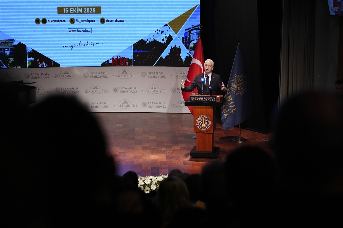 İstanbul Valisi Davut Gül, "Uluslararası Gazze'ye Umut Sergisi" açılışı ve İstanbul...