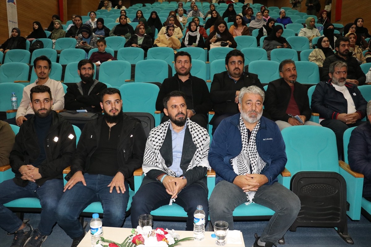 İyilik Öncüleri Kulübü ve İyilik Derneğince, Ağrı İbrahim Çeçen Üniversitesi Kültür ve Kongre...