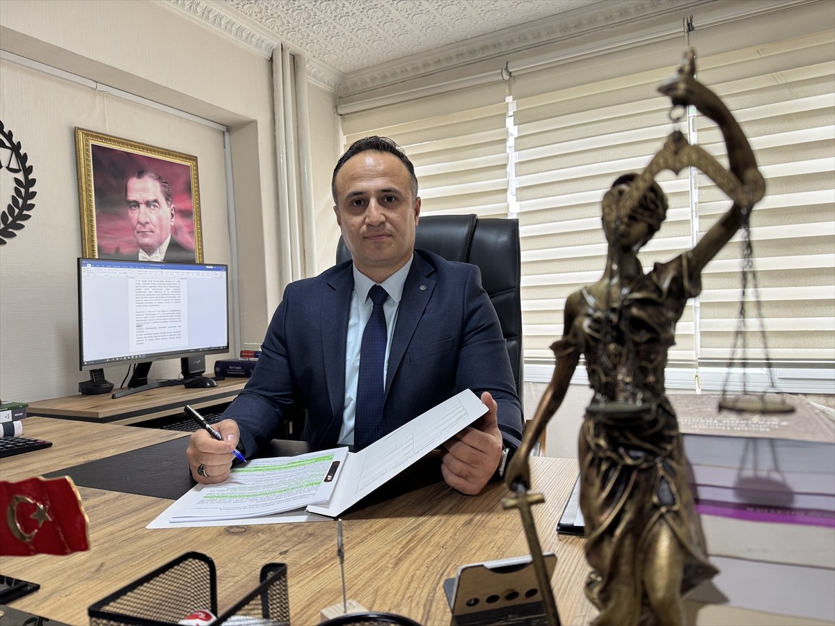 İzmir'in Narlıdere ilçesindeki huzurevinde 76 yaşındaki kadının odasındaki kalorifer borusunun...