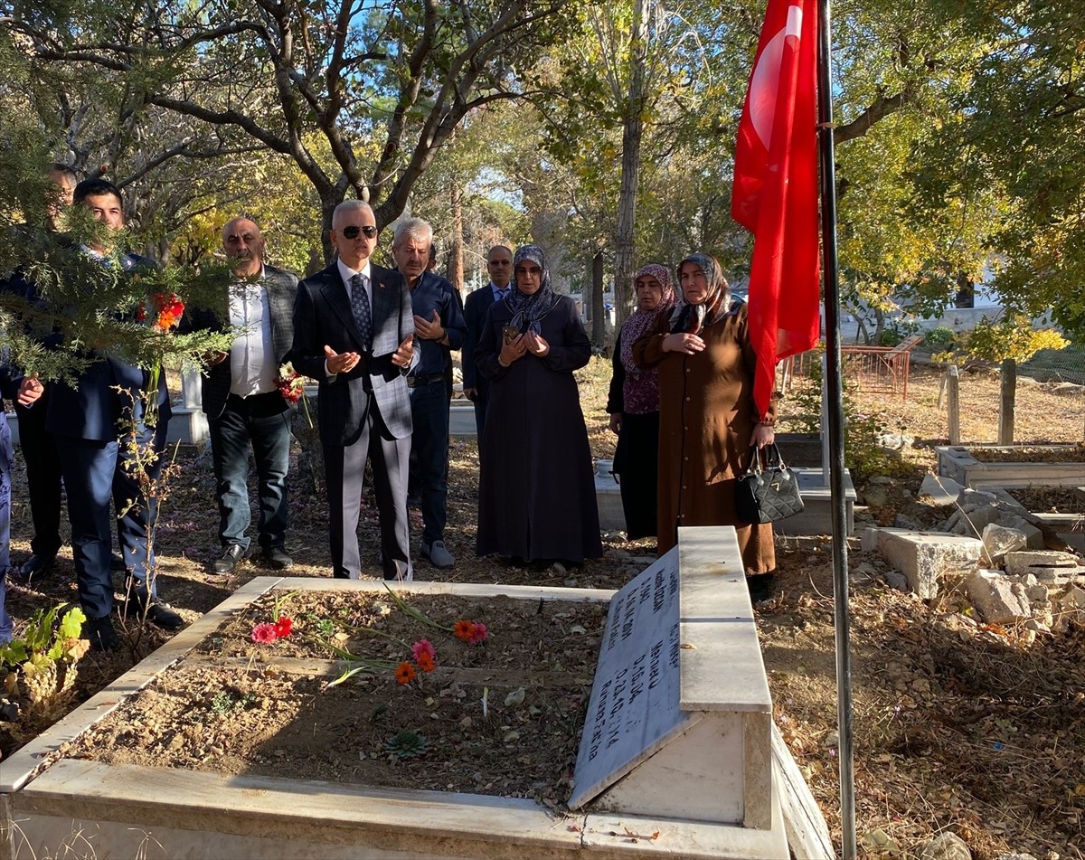 Karaman'ın Ermenek ilçesinde maden ocağındaki su baskını sonucu hayatını kaybeden 18 işçi...