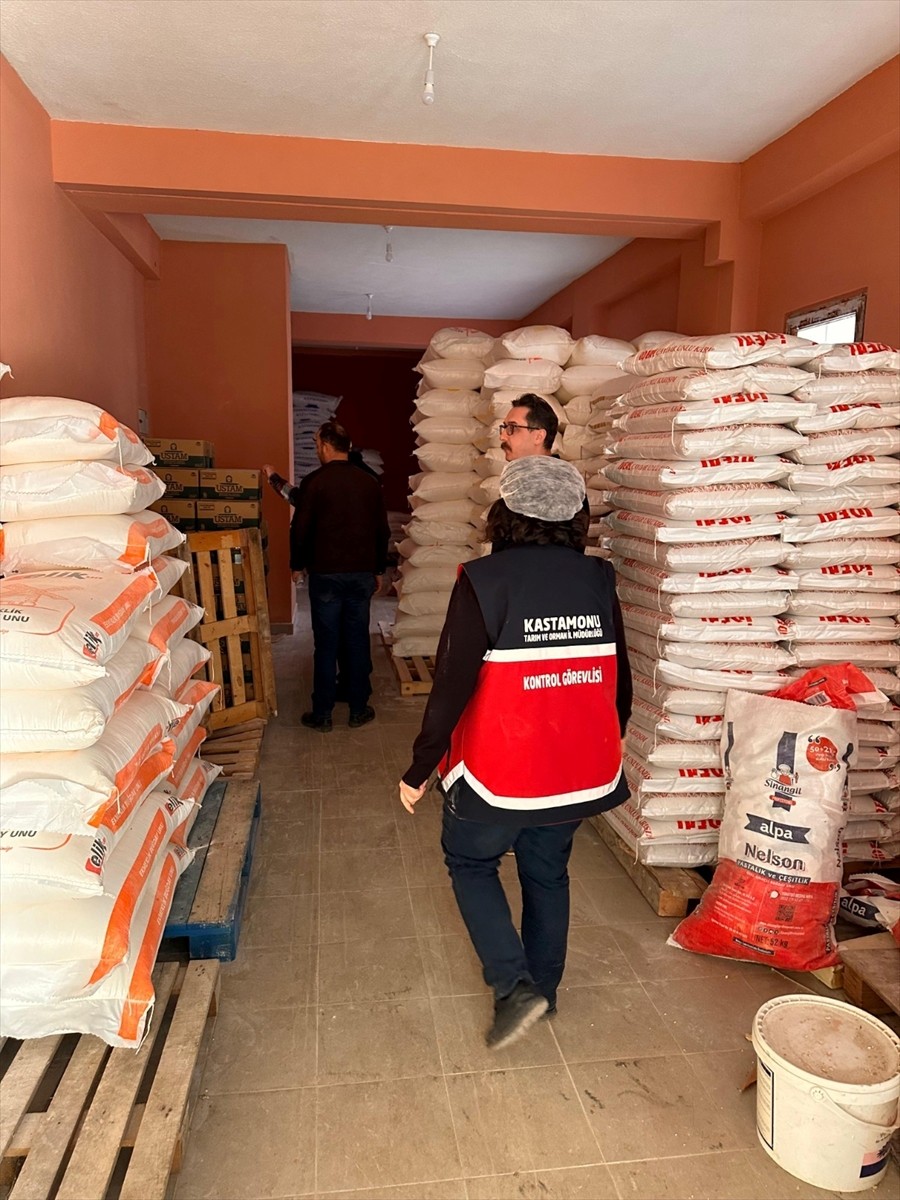Kastamonu Valiliğince, 2025 yılının ilk 9 ayında gerçekleştirilen gıda denetimlerinde 90 işletmeye...