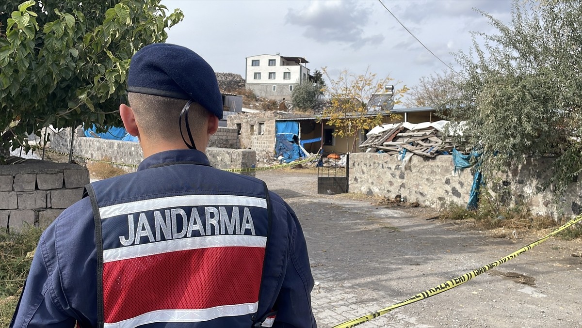 Kayseri'de, silahlı saldırı sonucu yaralanan kişi tedavi altına alındı.