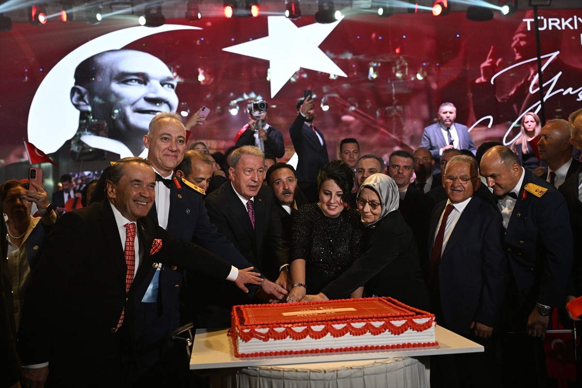 Kayseri Valiliğince 29 Ekim Cumhuriyet Bayramı ve Cumhuriyet'in 102. yılı dolayısıyla resepsiyon...