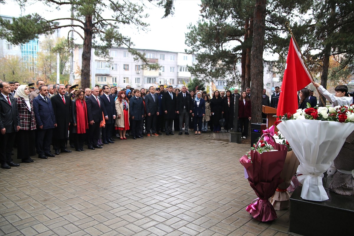 Kırgızistan'ın başkenti Bişkek'te, Türkiye Cumhuriyeti'nin 102. kuruluş yıl dönümü dolayısıyla...