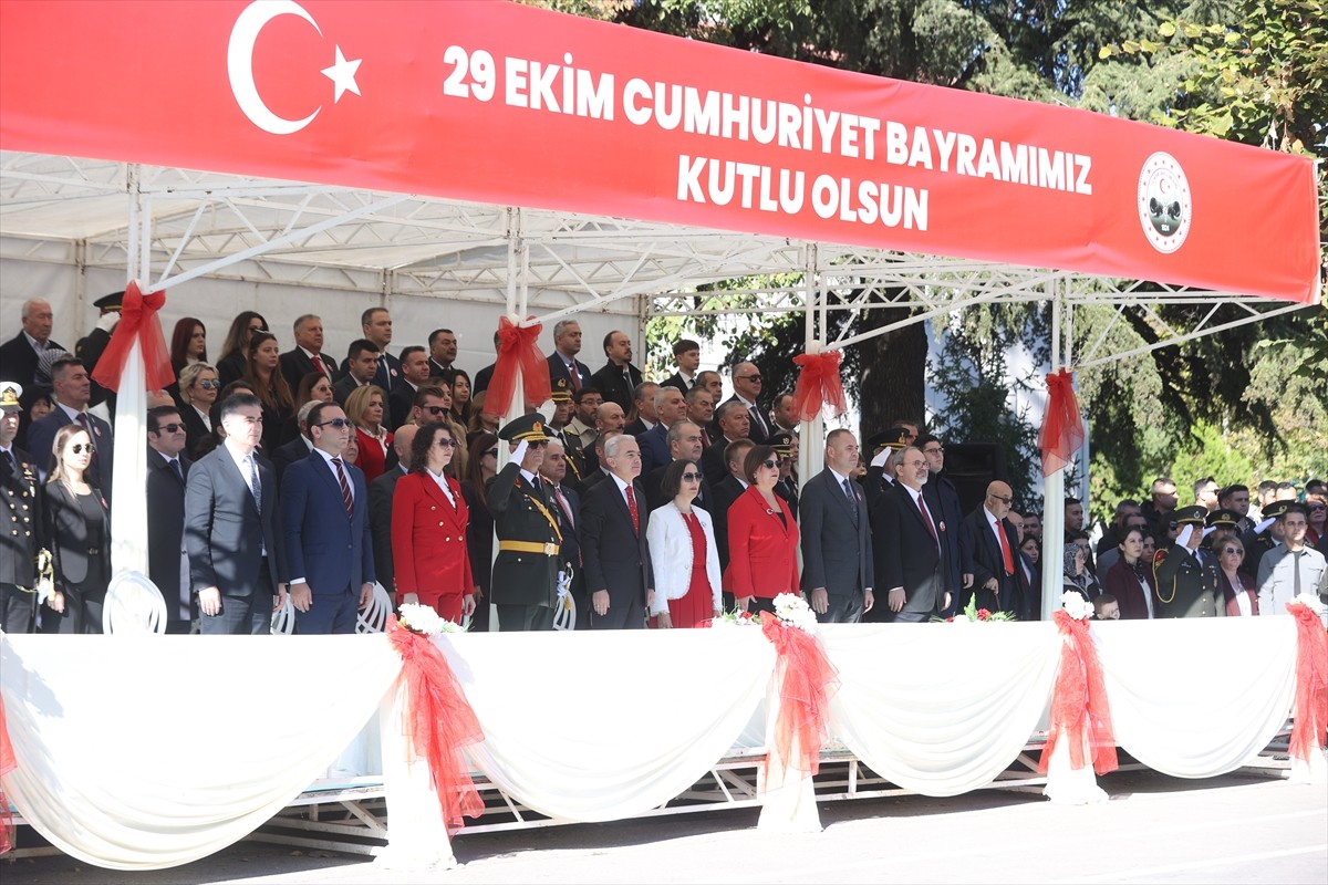 Kırklareli'nde Cumhuriyet'in 102'nci yıl dönümü kapsamında Özgürlük ve Demokrasi meydanında tören...