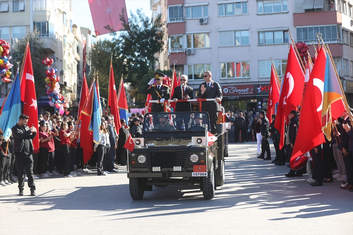 Kırklareli'nde Cumhuriyet'in 102'nci yıl dönümü kapsamında Özgürlük ve Demokrasi meydanında tören...