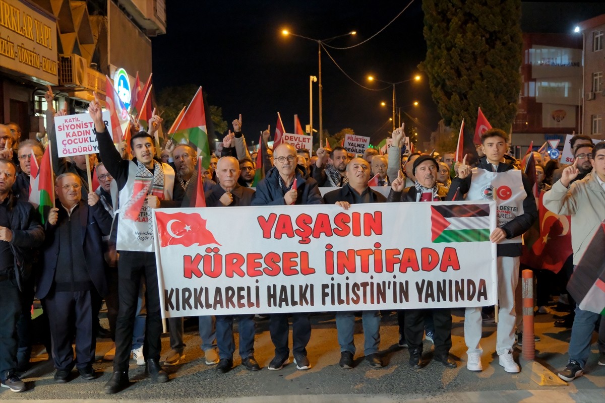 Kırklareli'nde Gazze'ye destek yürüyüşü gerçekleştirildi. Etkinliğe katılan çok sayıda kişi...