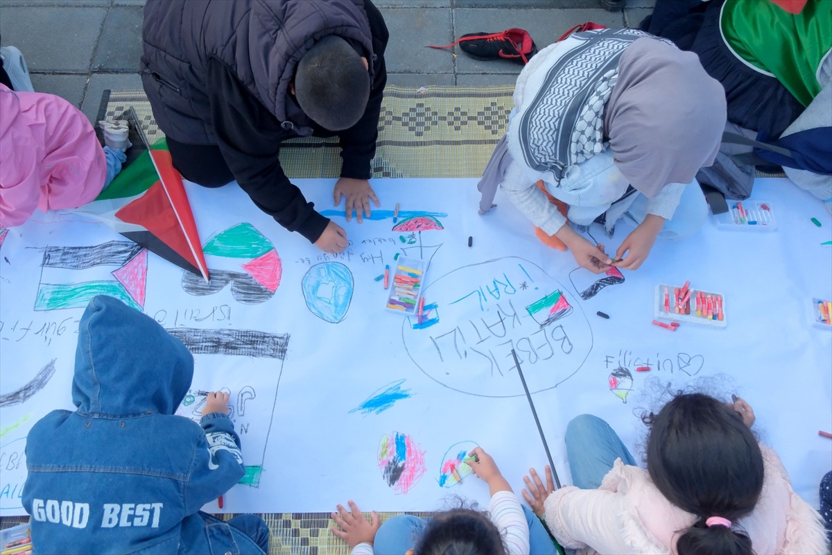 Kırklareli ve Tekirdağ'da Gazze'deki soykırıma dikkat çekmek için "Filistinli çocuklar için çiz"...