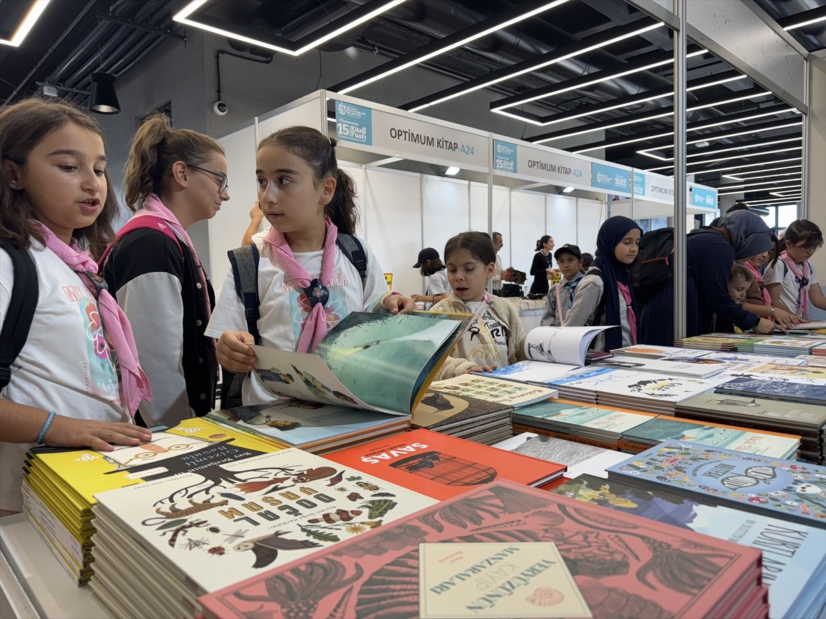 Kocaeli Büyükşehir Belediyesince "Anadolu Mayası" temasıyla gerçekleştirilen 15. Kocaeli Kitap...