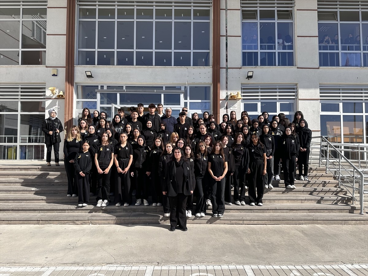 Konya'da otomobiliyle kırmızı ışıkta beklerken başka bir aracın arkadan çarpması sonucu yaşamını...