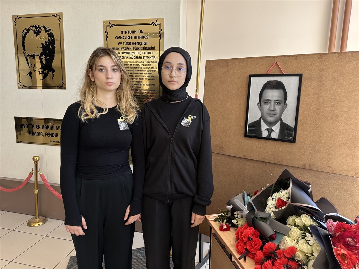 Konya'da otomobiliyle kırmızı ışıkta beklerken başka bir aracın arkadan çarpması sonucu yaşamını...