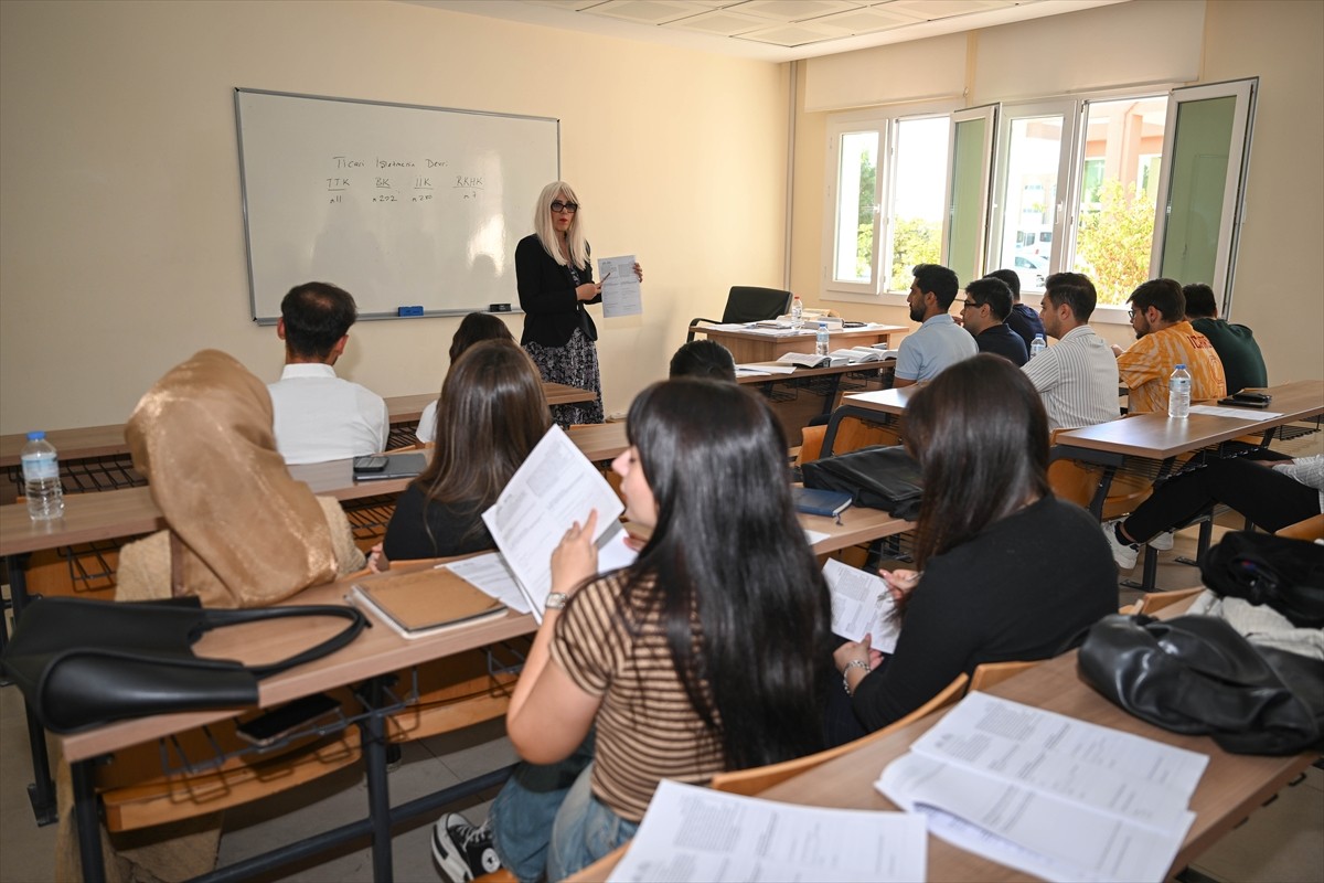 Kuzey Kıbrıs Türk Cumhuriyeti'nde (KKTC) yarın yapılacak cumhurbaşkanlığı seçimi öncesinde...