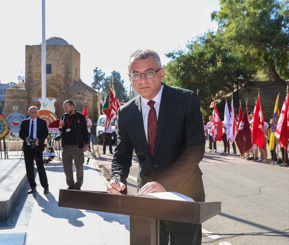 Kuzey Kıbrıs Türk Cumhuriyeti'nin (KKTC) başkenti Lefkoşa'da, 29 Ekim Cumhuriyet Bayramı törenle...