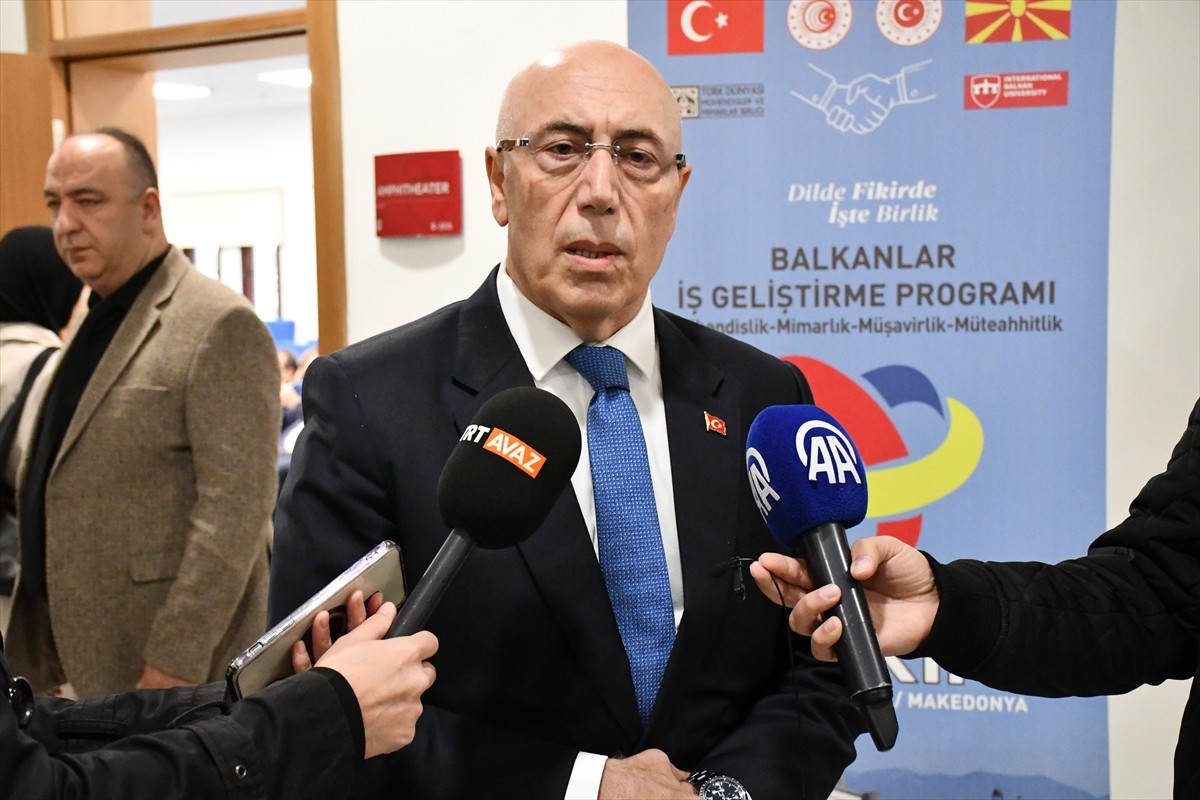 Kuzey Makedonya'nın başkenti Üsküp'te Türk Dünyası Mühendisler ve Mimarlar Birliğince (TDMMB) Türk...