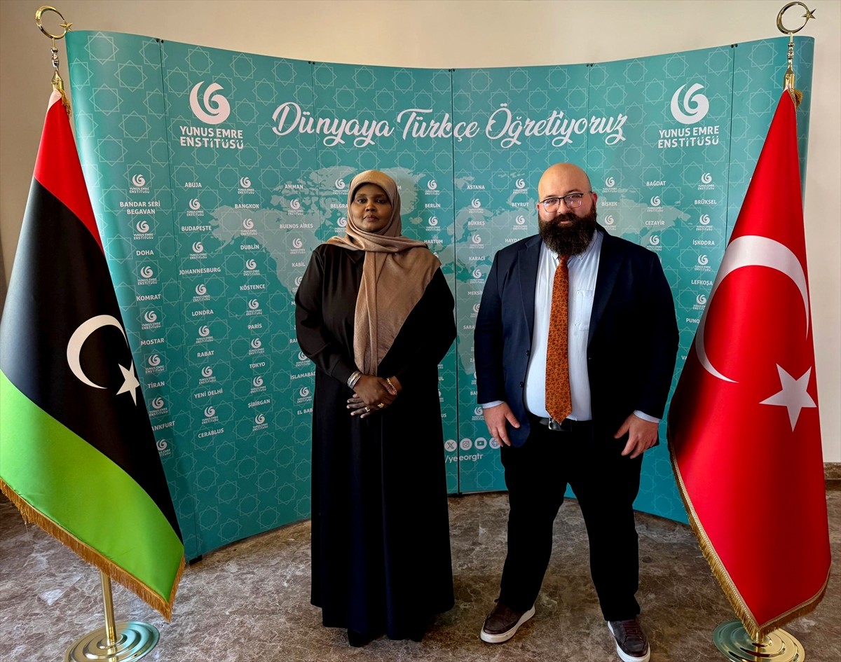 Libya Kültür Bakanı Mebruke Tugi (sağda), Trablus'ta Yunus Emre Enstitüsünü (YEE) ziyaret etti....