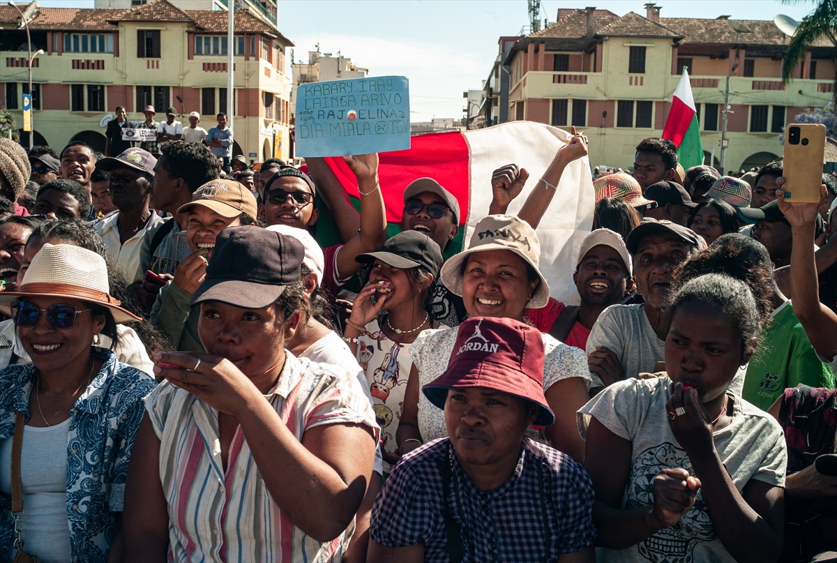 Madagaskar'da haftalardır süren hükümet karşıtı protestoların ardından Randrianirina komutasındaki...