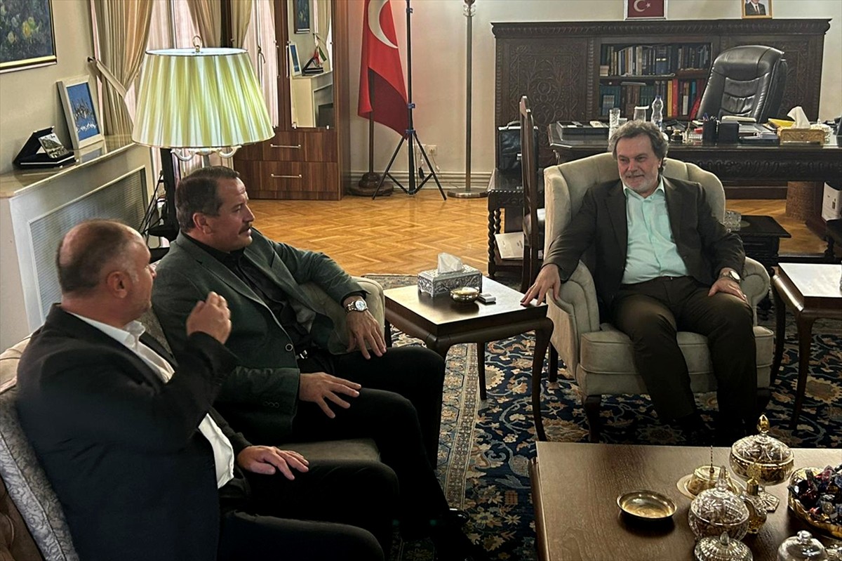 Memur-Sen Genel Başkanı Ali Yalçın (sol 2), İran temasları kapsamında, Tahran Büyükelçisi Hicabi...