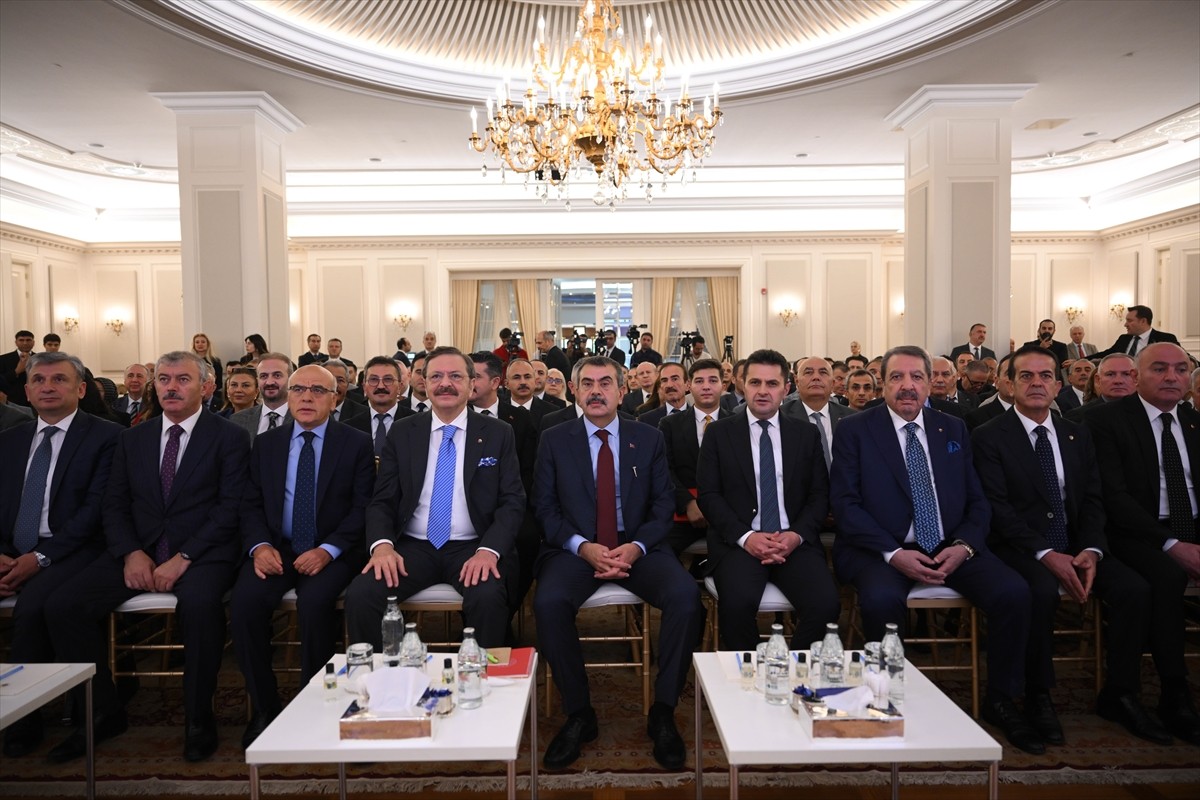 Milli Eğitim Bakanı Yusuf Tekin'in (ortada) de katılımıyla TOBB İkiz Kuleler'de Tarım Sektörüne...