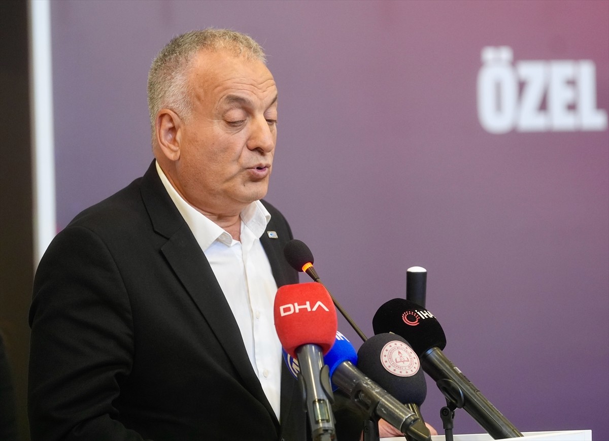 Milli Eğitim Bakanı Yusuf Tekin, Beşiktaş'taki Şehit Hüseyin Tunç Özel Eğitim Uygulama Okulu'nda...