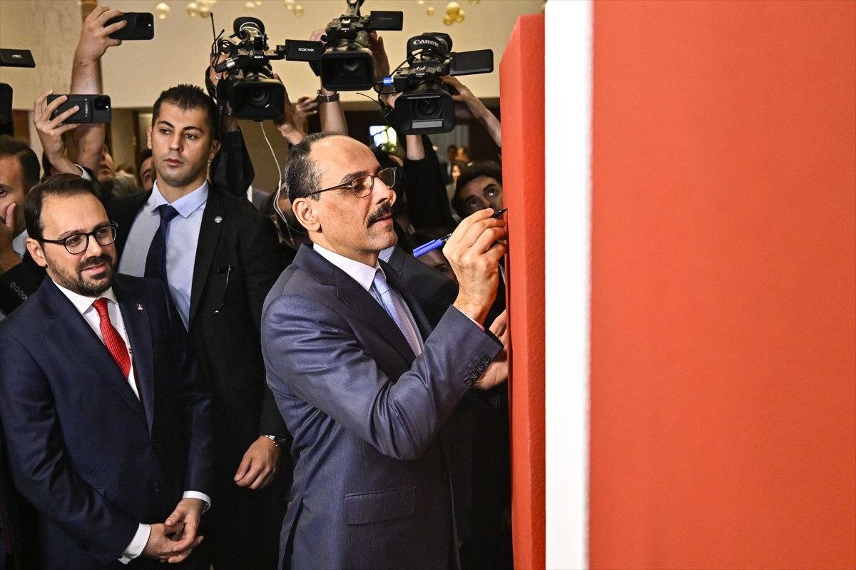 Milli İstihbarat Teşkilatı Başkanı İbrahim Kalın (sağ 2), Milli İstihbarat Akademisi tarafından...