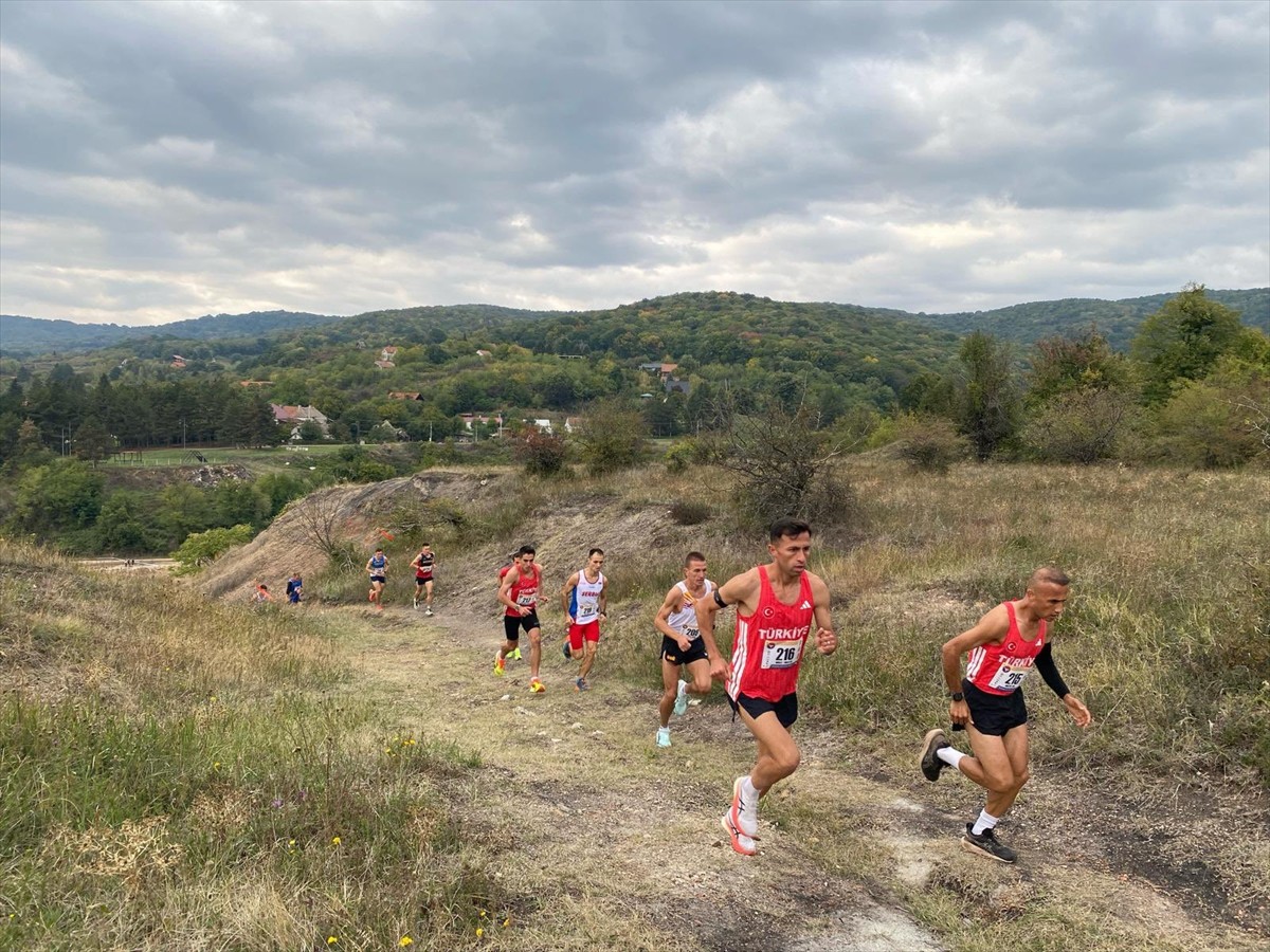 Milli Savunma Bakanlığı (MSB), Türk Silahlı Kuvvetleri (TSK) Spor Gücü Kır Koşusu Takımı'nın...